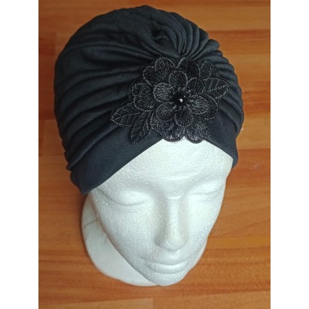 Turbante Color Negro con adorno bordado en tono negro tela primavera verano