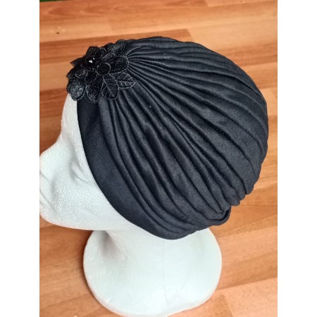 Turbante Color Negro con adorno bordado en tono negro tela primavera verano