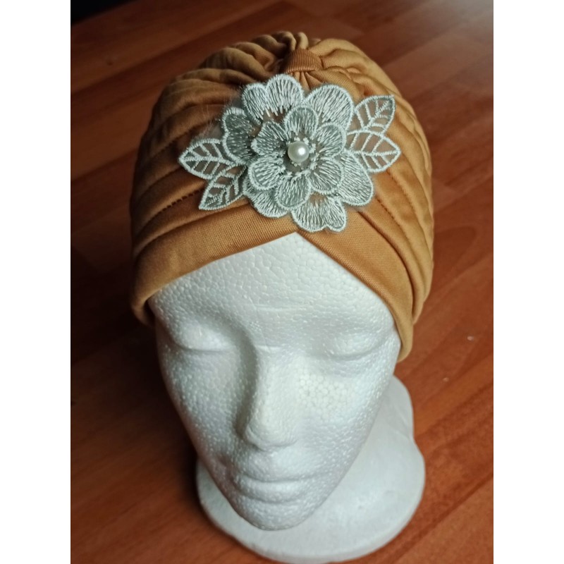 Turbante color Marrón con adorno bordado en tono gris, tela primavera verano
